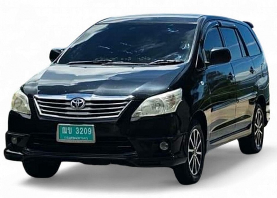 Innova car 4 people, 3 suitcases